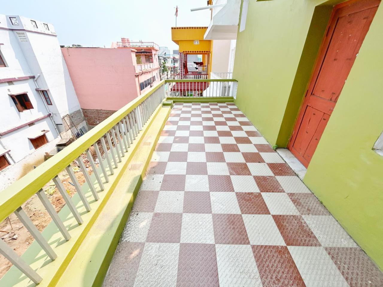 Shree Nivas Homestay Puri Ngoại thất bức ảnh