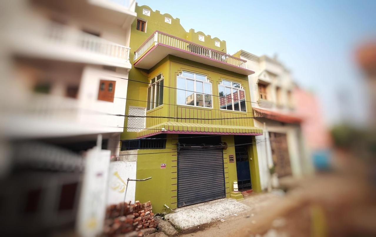 Shree Nivas Homestay Puri Ngoại thất bức ảnh
