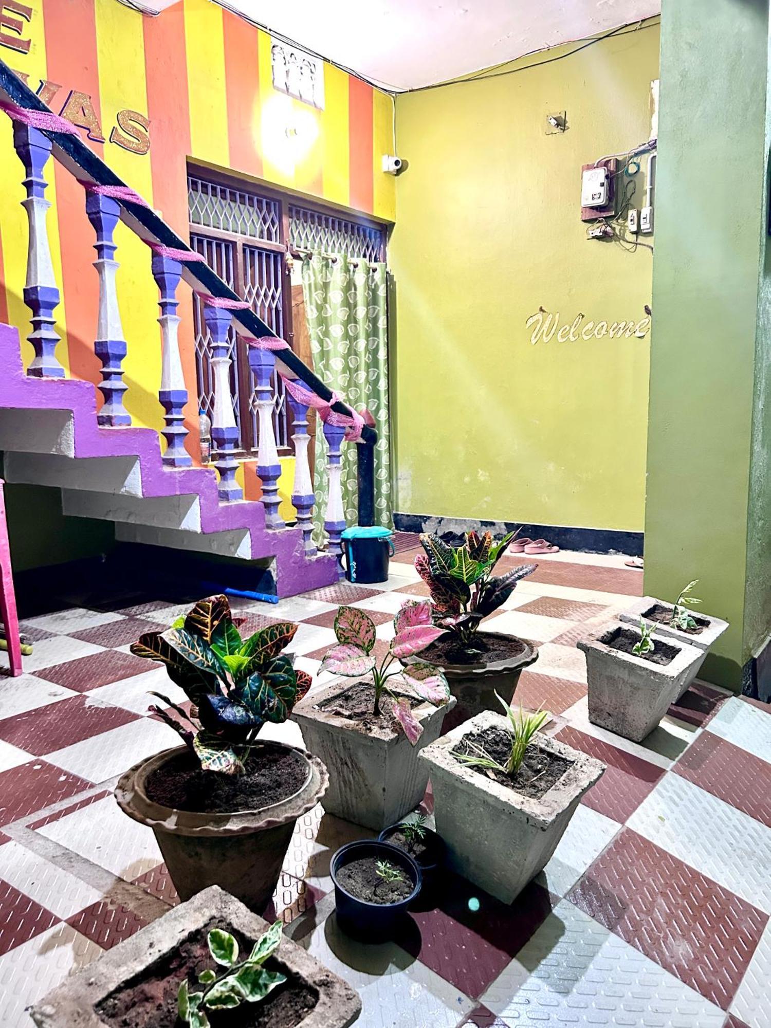 Shree Nivas Homestay Puri Ngoại thất bức ảnh